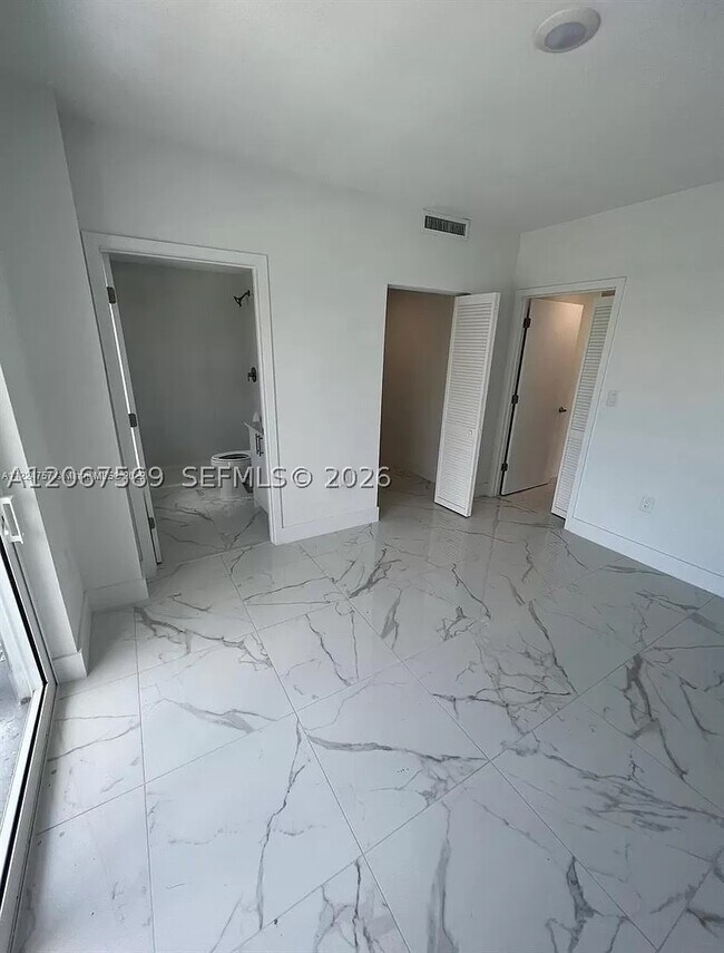 Building Photo - 25859 SW 144th Ct