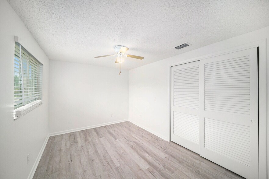 Building Photo - 4711 Travertine Dr