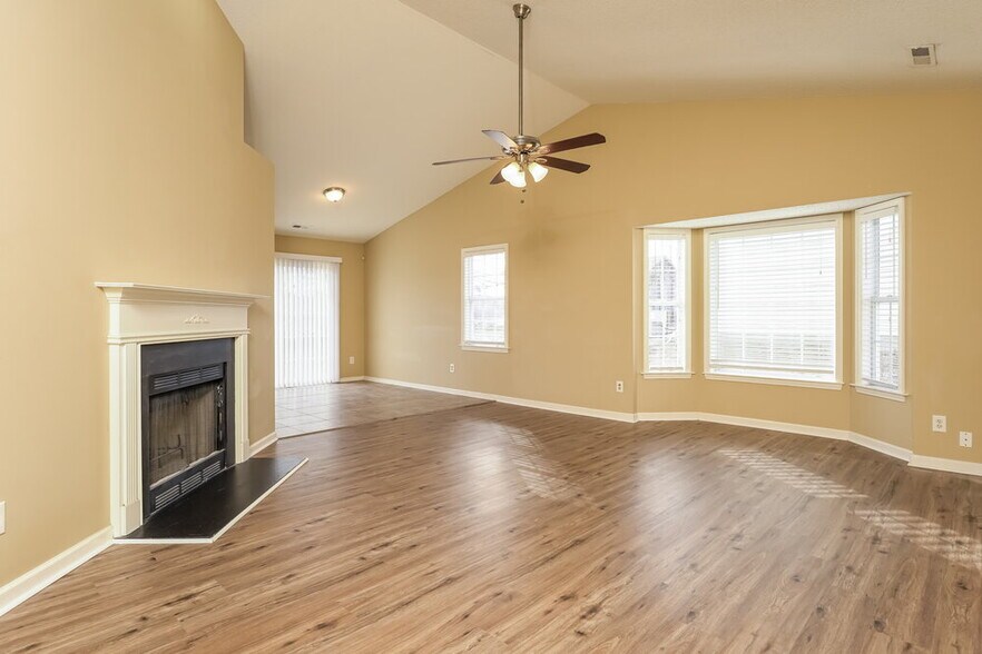 Building Photo - 229 Lucan Dr