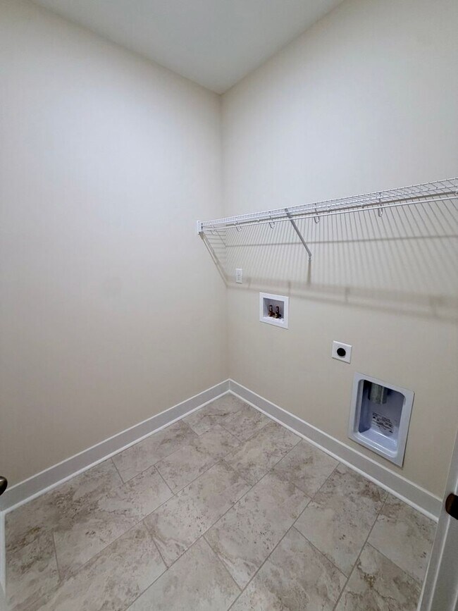 Building Photo - 536 Bristleleaf Path