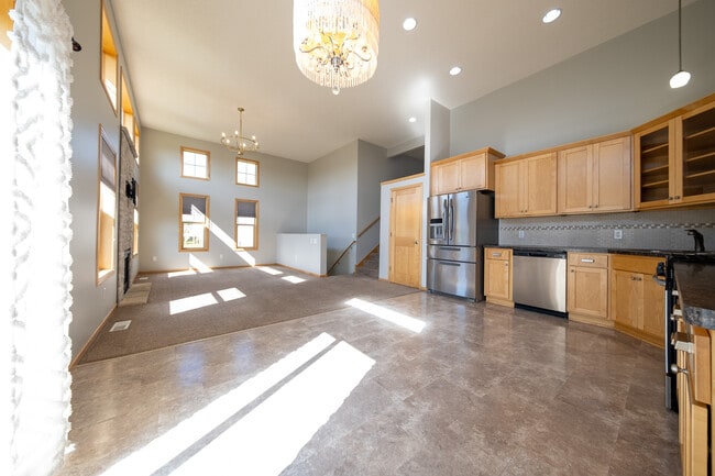Building Photo - 9726 St Andrews Dr