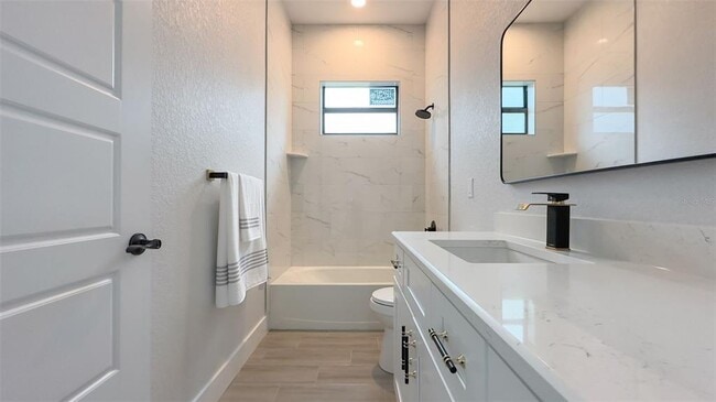 Building Photo - 178 Lime Tree Park