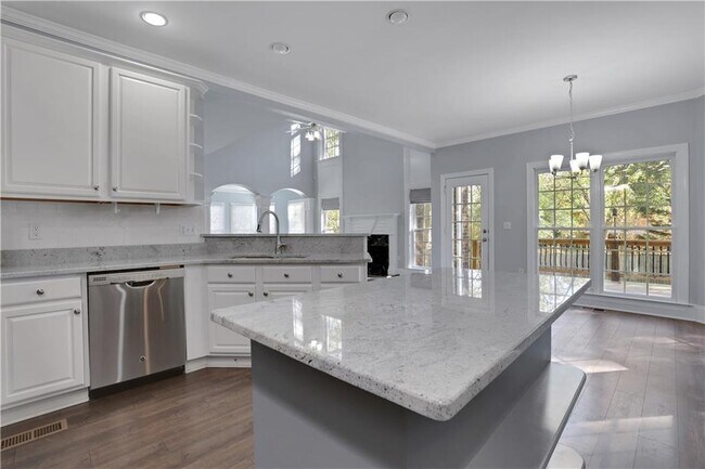 Building Photo - 127 Tara Blvd