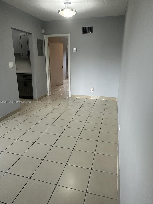 Building Photo - 14155 W Dixie Hwy