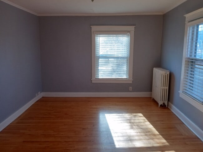 Building Photo - 1211 23rd Ave NE