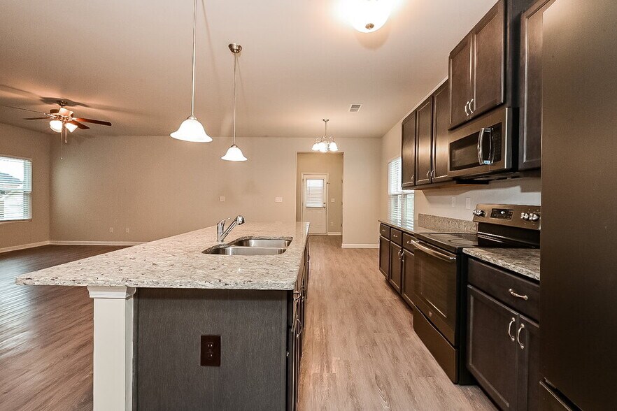 Building Photo - 176 Addy Ln