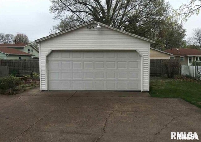 Building Photo - 2139 30th St