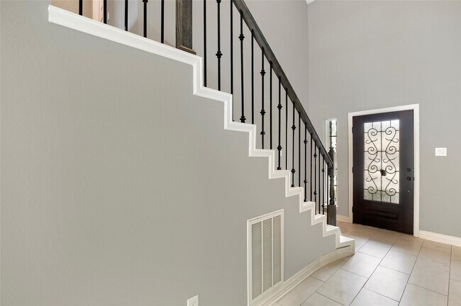 Building Photo - 7638 Bronze Trail Dr