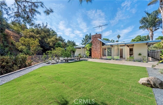 Building Photo - 4924 E Elsinore Ave