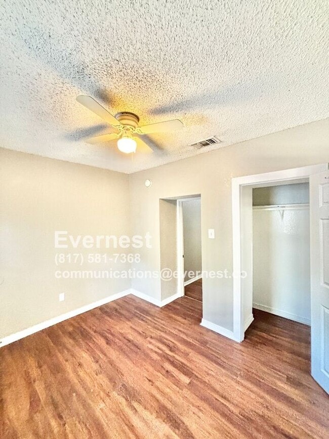 Building Photo - 3-Bedroom, 2-Bath Home with Front Patio in...