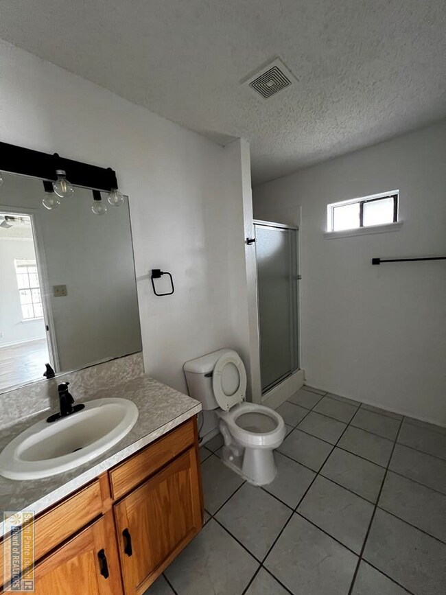 Building Photo - 1547 Guadalajara Ave