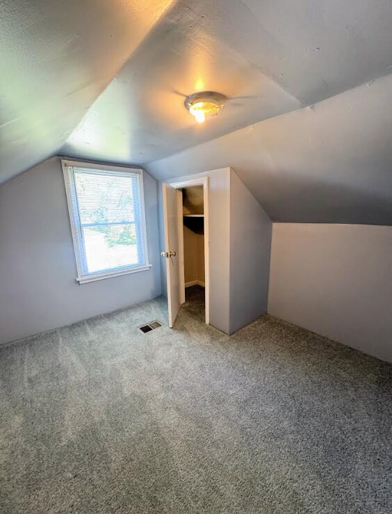 Building Photo - Cozy 4-Bedroom 1 Bath Home  in Peaceful Louisville Neighborhood