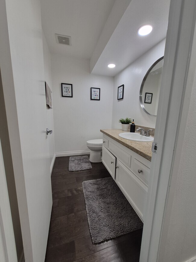 Building Photo - 5313 Sevilla Ct