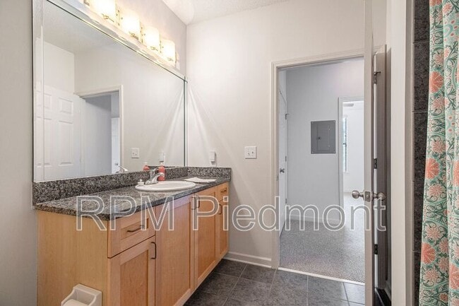 Building Photo - 401 16th St NW