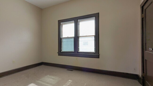 Building Photo - Cozy 2 bedroom in Arlington