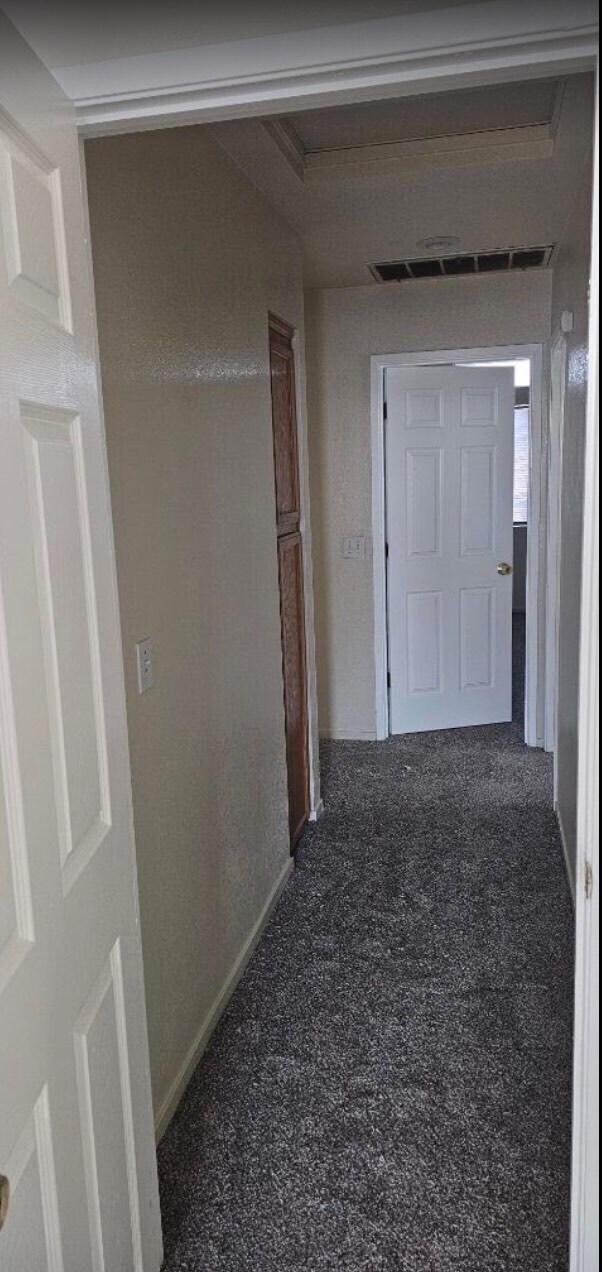 Building Photo - 1465 Venice Cir