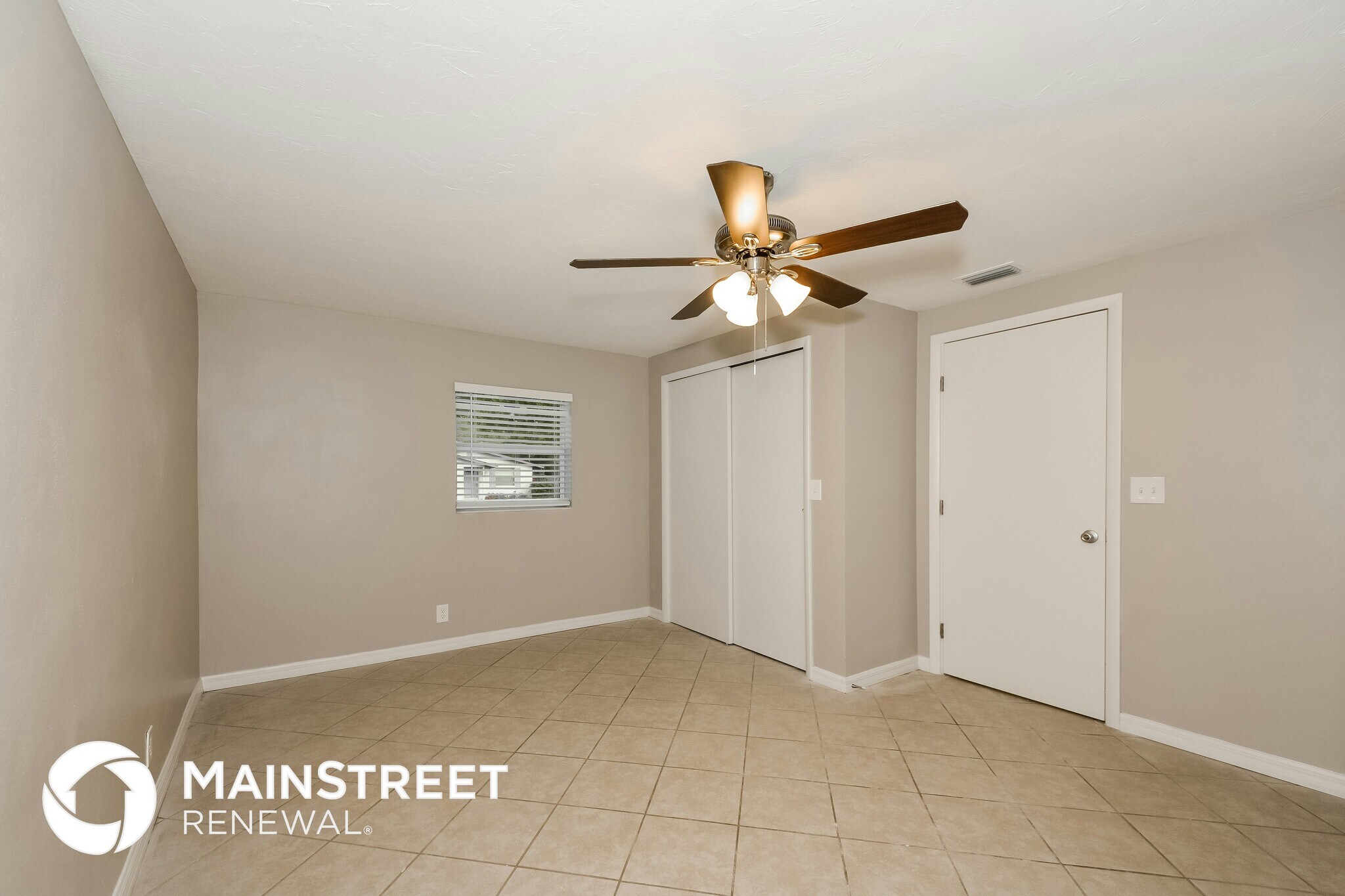 Building Photo - 5432 Kensington St