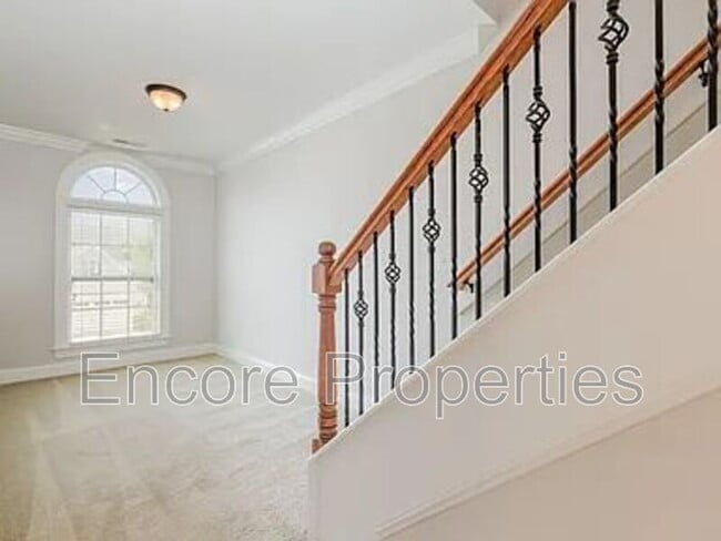 Building Photo - 410 Stranraer Ct