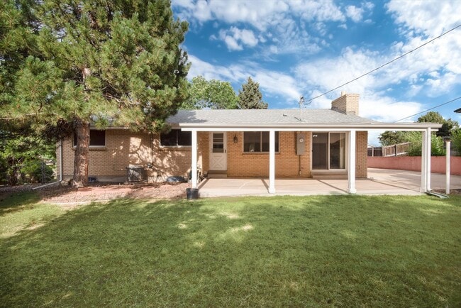 Building Photo - Vintage 5 bed Home in Green Mountain Estat...