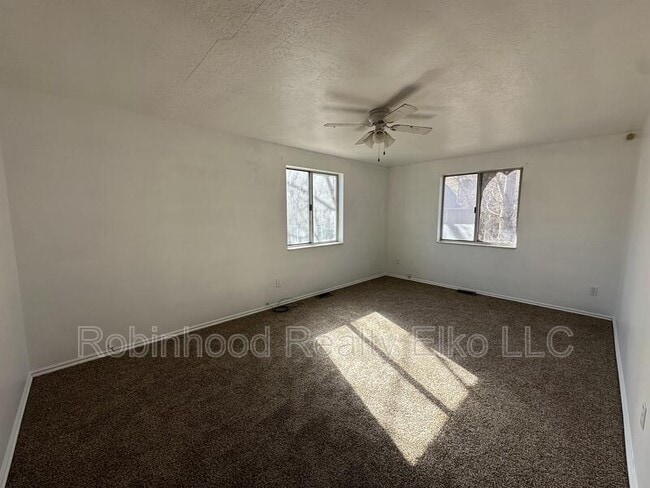 Building Photo - 1235 Dotta Dr