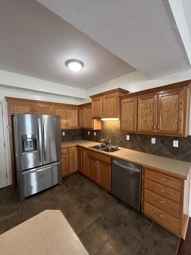 Building Photo - 1204 Dustins Way