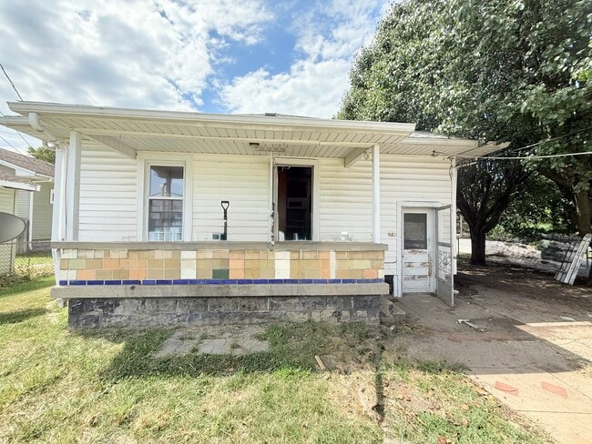 Primary Photo - 4689 N Lafayette St