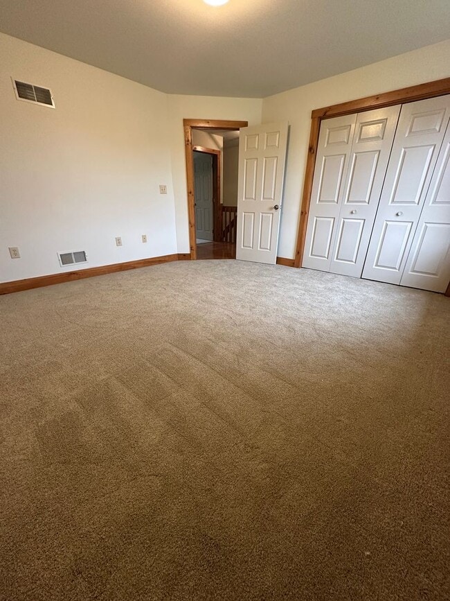 Building Photo - 3 Bedroom Townhouse Leola