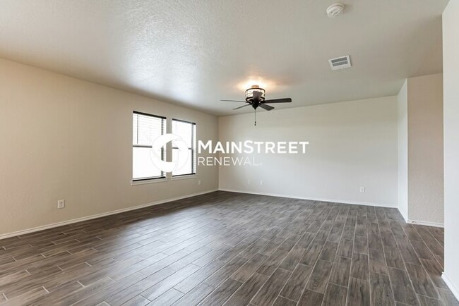 Building Photo - 3 Bedroom Pet-Friendly Home in CONVERSE, TX with Main Street Renewal