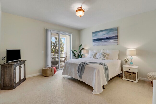 Building Photo - 1323 N Jeaga Dr