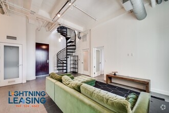 Building Photo - 939 S Broadway