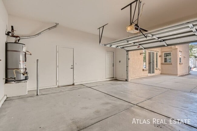 Building Photo - 6522 Chinatown St