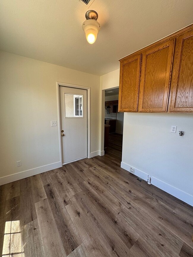 Building Photo - 2025 N Waukena Way