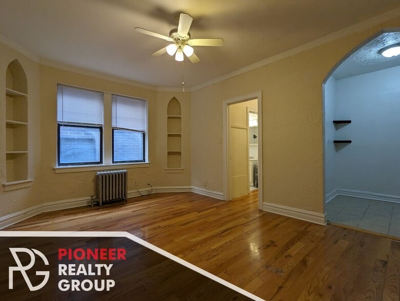 Building Photo - 4829 N Damen Ave