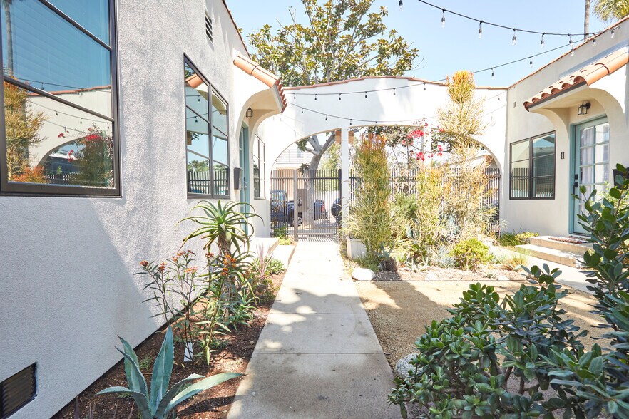 Building Photo - 640 Santa Clara Ave