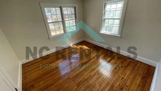 Building Photo - 1421 Sunset Ave