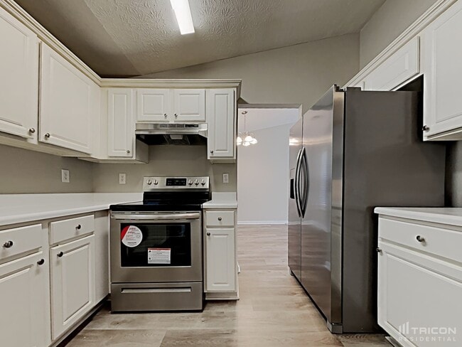 Building Photo - 563 Fielding Ct