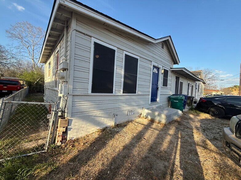 Building Photo - 603 Gladstone