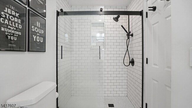 Building Photo - 228 Monroe St