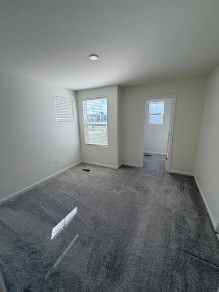 Building Photo - 2104 Weatherbee Ln