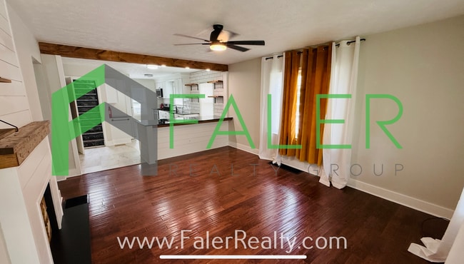 Building Photo - Show-stopping rental available!