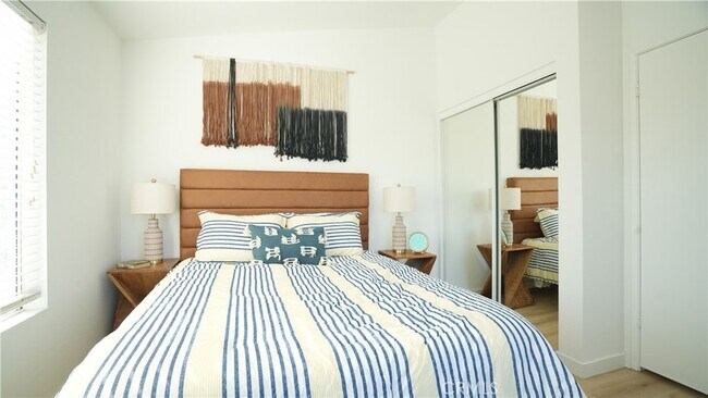 Building Photo - 405 Ribbon Beach Way