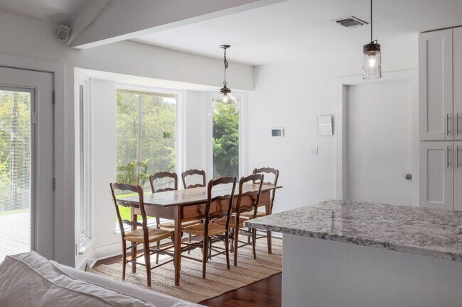 Building Photo - 7107 Scenic Brook Dr