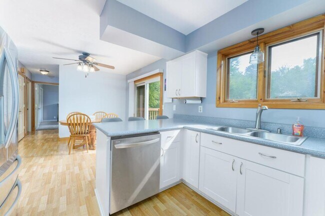 Building Photo - 3620 Zimmer Rd