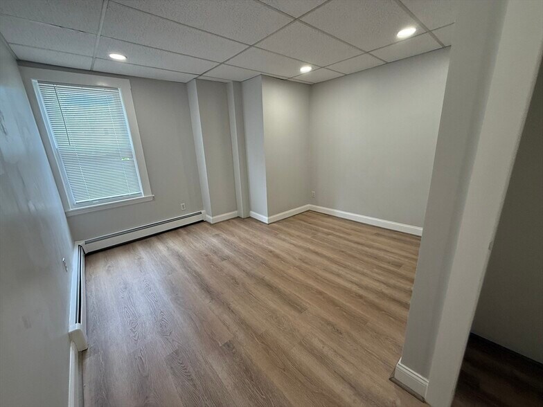 Building Photo - 63 Holten St