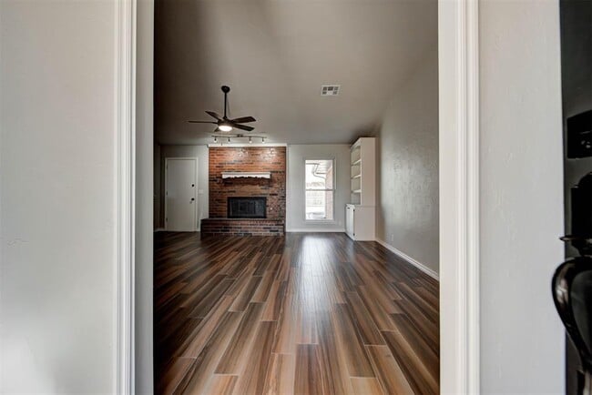 Building Photo - 1011 W Gemini Rd