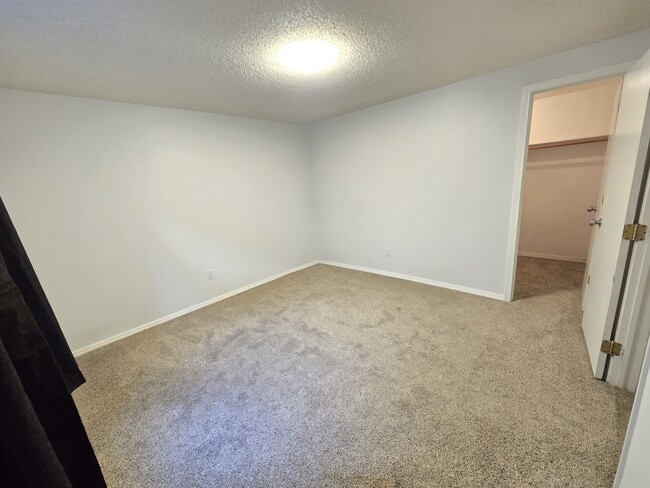 Building Photo - 4280 Solarglen Dr