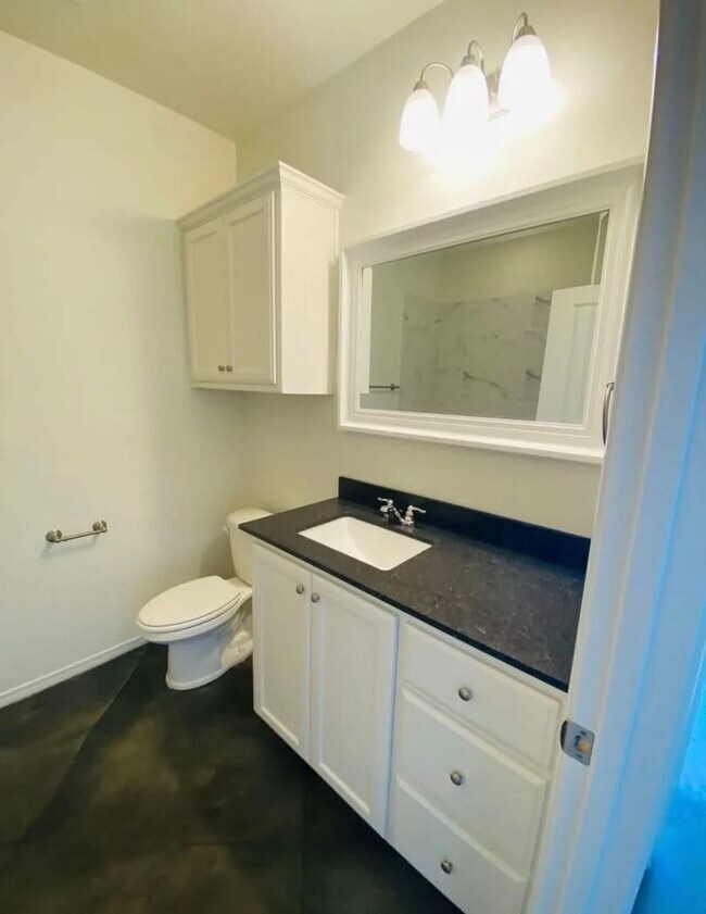 Building Photo - 5616 Gonzaga Ln