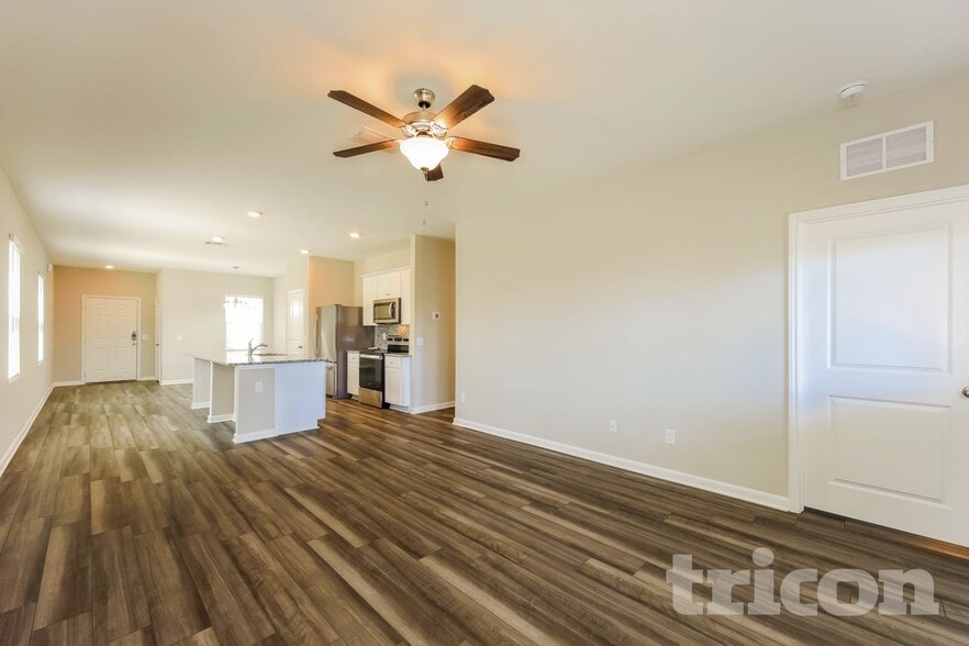 Building Photo - 7435 Guadalupe Peak