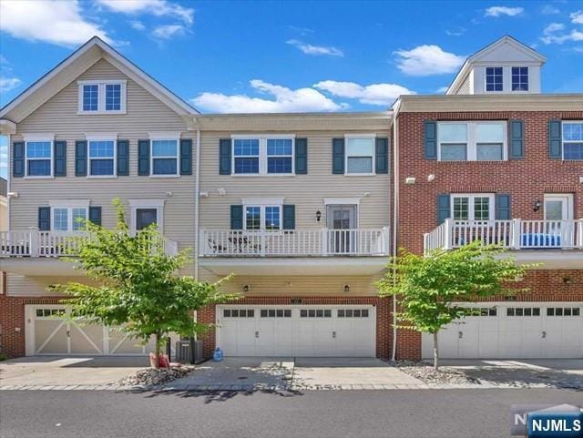 Building Photo - 12 Litchfield Ln