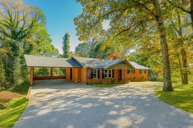 Primary Photo - 5425 Skyview Dr SW